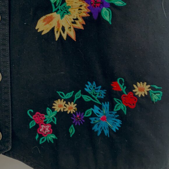 VEST EMBROIDERED Woman  Decorative Buttons Pointed Front Back Tie M - Picture 3 of 9